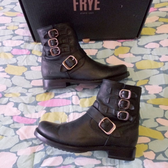 Frye Veronica Belted Short Boots - Picture 5 of 12
